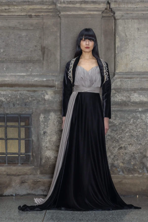 IMG_1780-scaled-1.webp EMPIRE COLLECTION D19