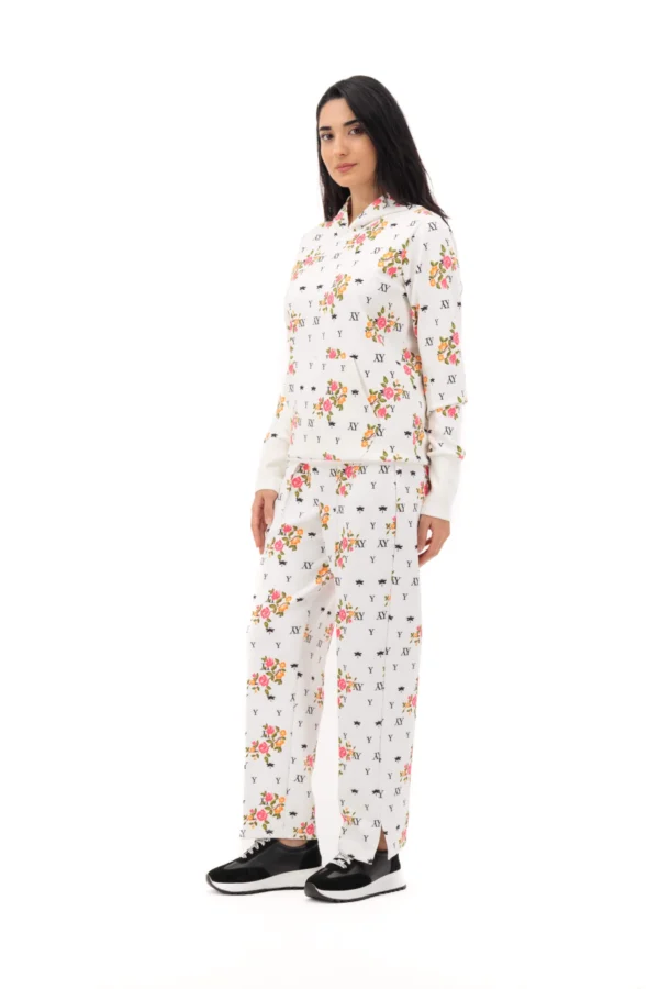 Yoland-fashion-12_women-full__RAW_7-3-scaled-1.webp HOODIE WITH PANTS Y10